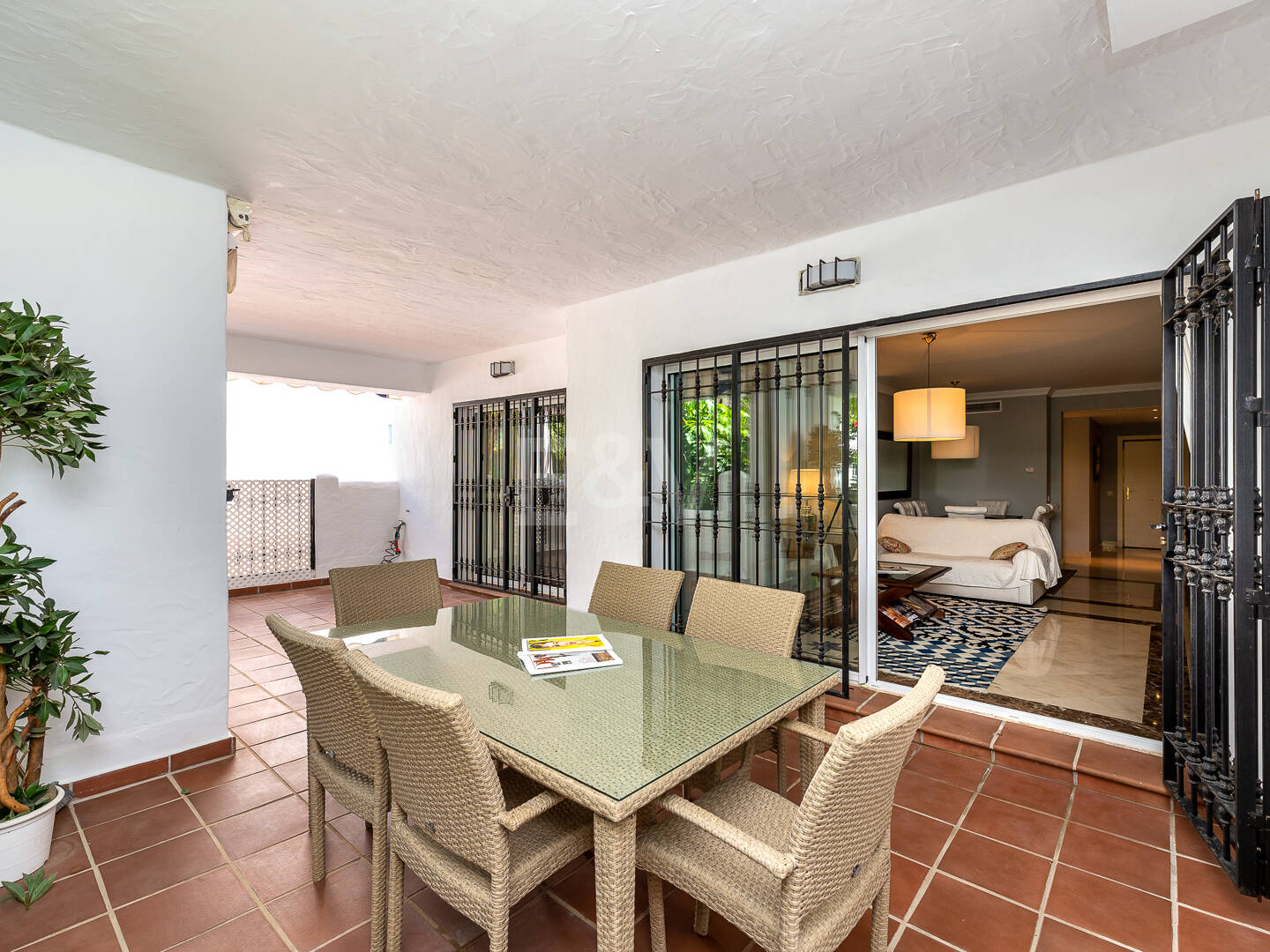 Living by the Sea—“Walking Distance” lifestyle. Contemporary 2-bedroom apartment for long-term rental in a boutique development in San Pedro Beach