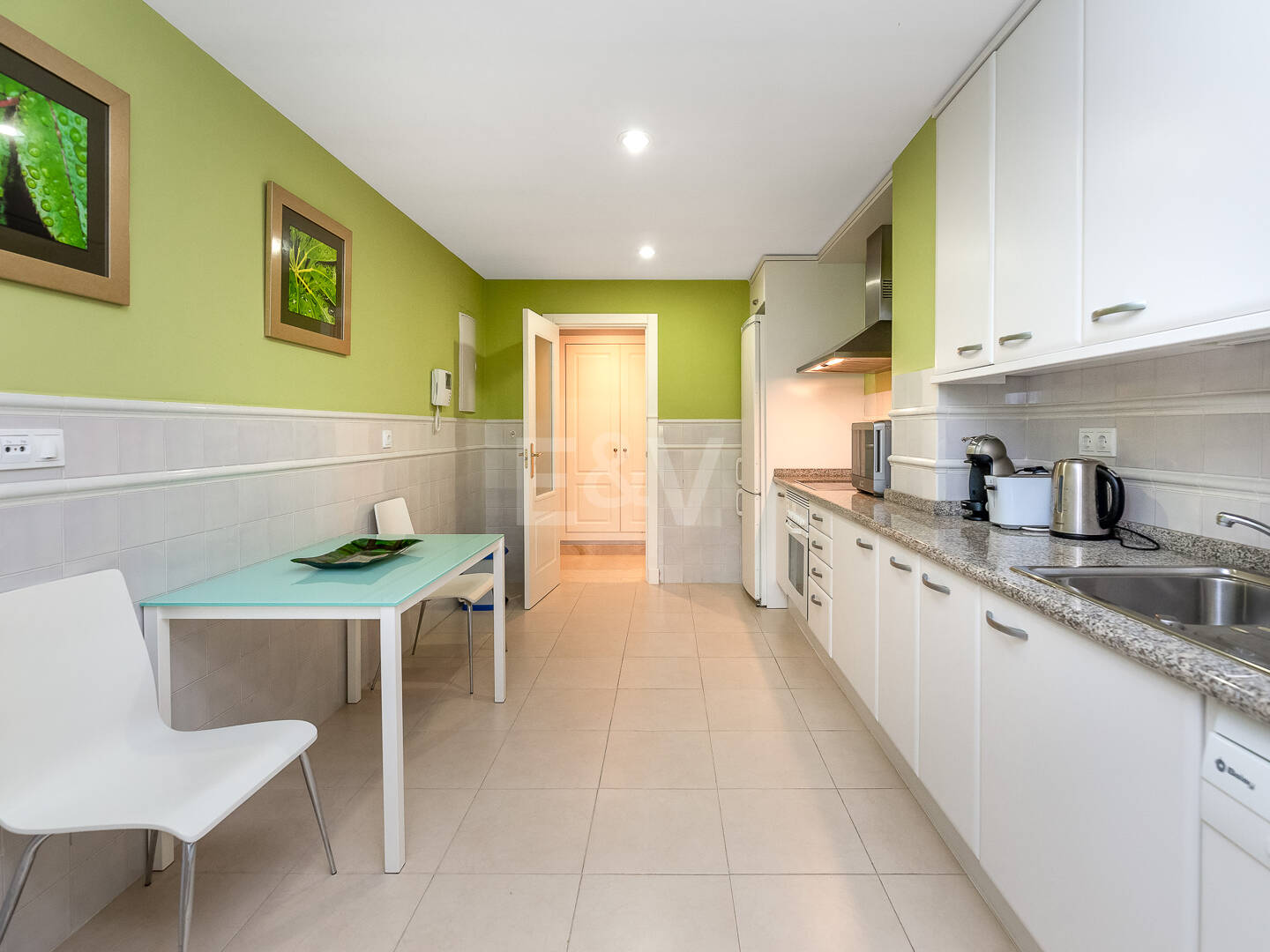 Living by the Sea—“Walking Distance” lifestyle. Contemporary 2-bedroom apartment for long-term rental in a boutique development in San Pedro Beach