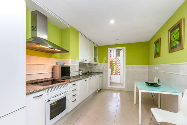 Vivir junto al Mar- El lujo de tenerlo todo a un paso: Piso Contemporáneo de dos dormitorios en Larga Temporada en Urbanización Boutique en San Pedro Playa