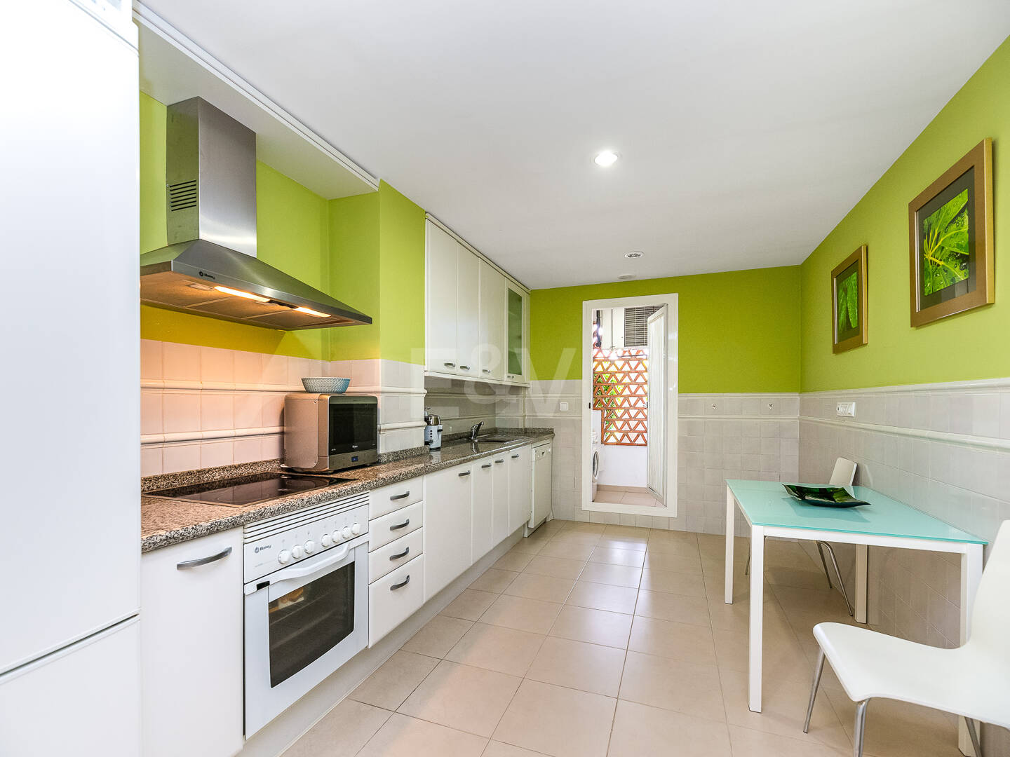 Living by the Sea—“Walking Distance” lifestyle. Contemporary 2-bedroom apartment for long-term rental in a boutique development in San Pedro Beach