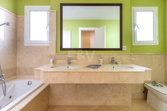 Vivir junto al Mar- El lujo de tenerlo todo a un paso: Piso Contemporáneo de dos dormitorios en Larga Temporada en Urbanización Boutique en San Pedro Playa