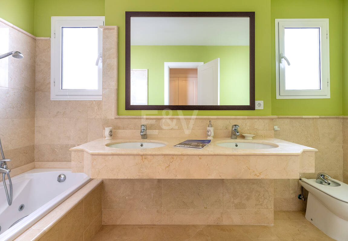 Vivir junto al Mar- El lujo de tenerlo todo a un paso: Piso Contemporáneo de dos dormitorios en Larga Temporada en Urbanización Boutique en San Pedro Playa