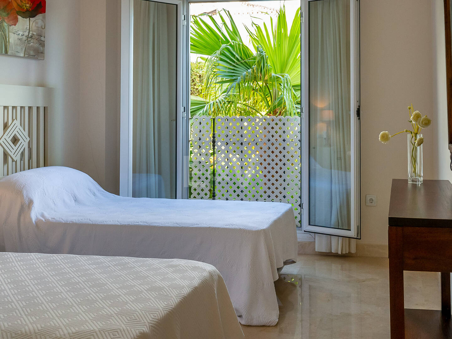 Living by the Sea—“Walking Distance” lifestyle. Contemporary 2-bedroom apartment for long-term rental in a boutique development in San Pedro Beach