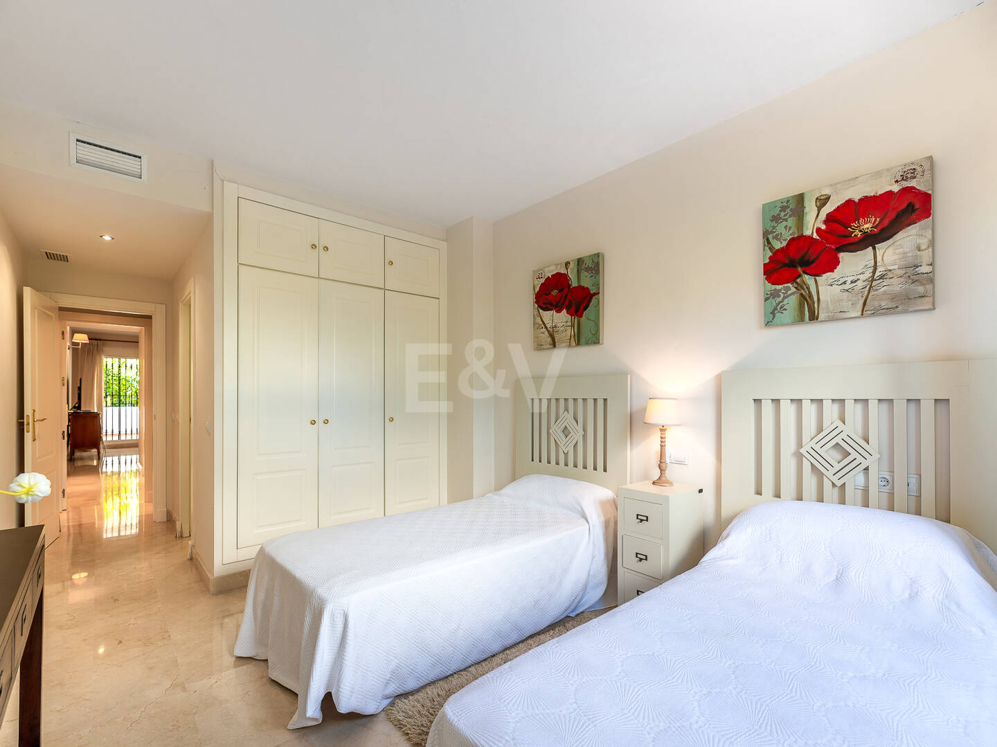 Living by the Sea—“Walking Distance” lifestyle. Contemporary 2-bedroom apartment for long-term rental in a boutique development in San Pedro Beach