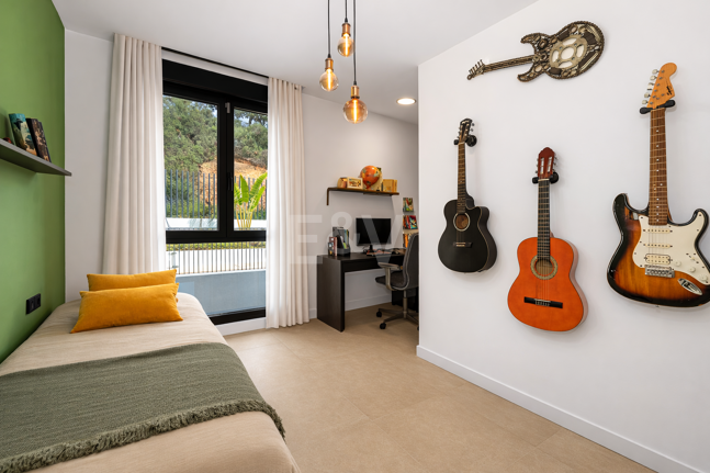 Lujoso ático contemporáneo con vistas panorámicas al mar y spa privado