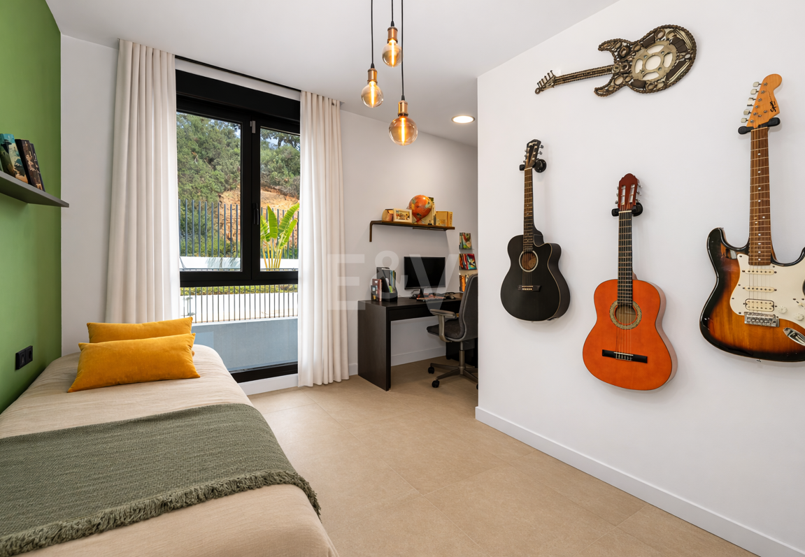 Lujoso ático contemporáneo con vistas panorámicas al mar y spa privado