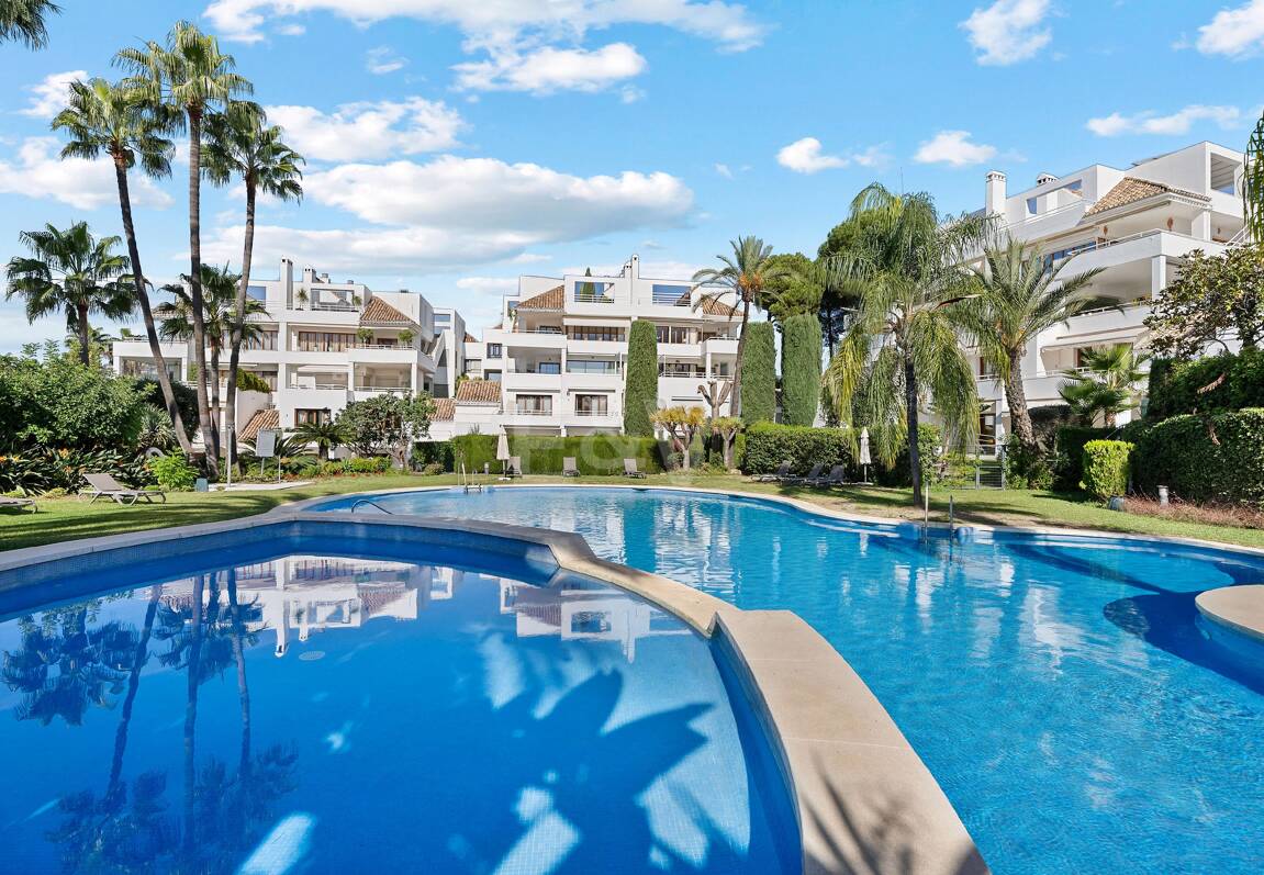 Blizniaki na sprzedaż w Las Brisas, Nueva Andalucia