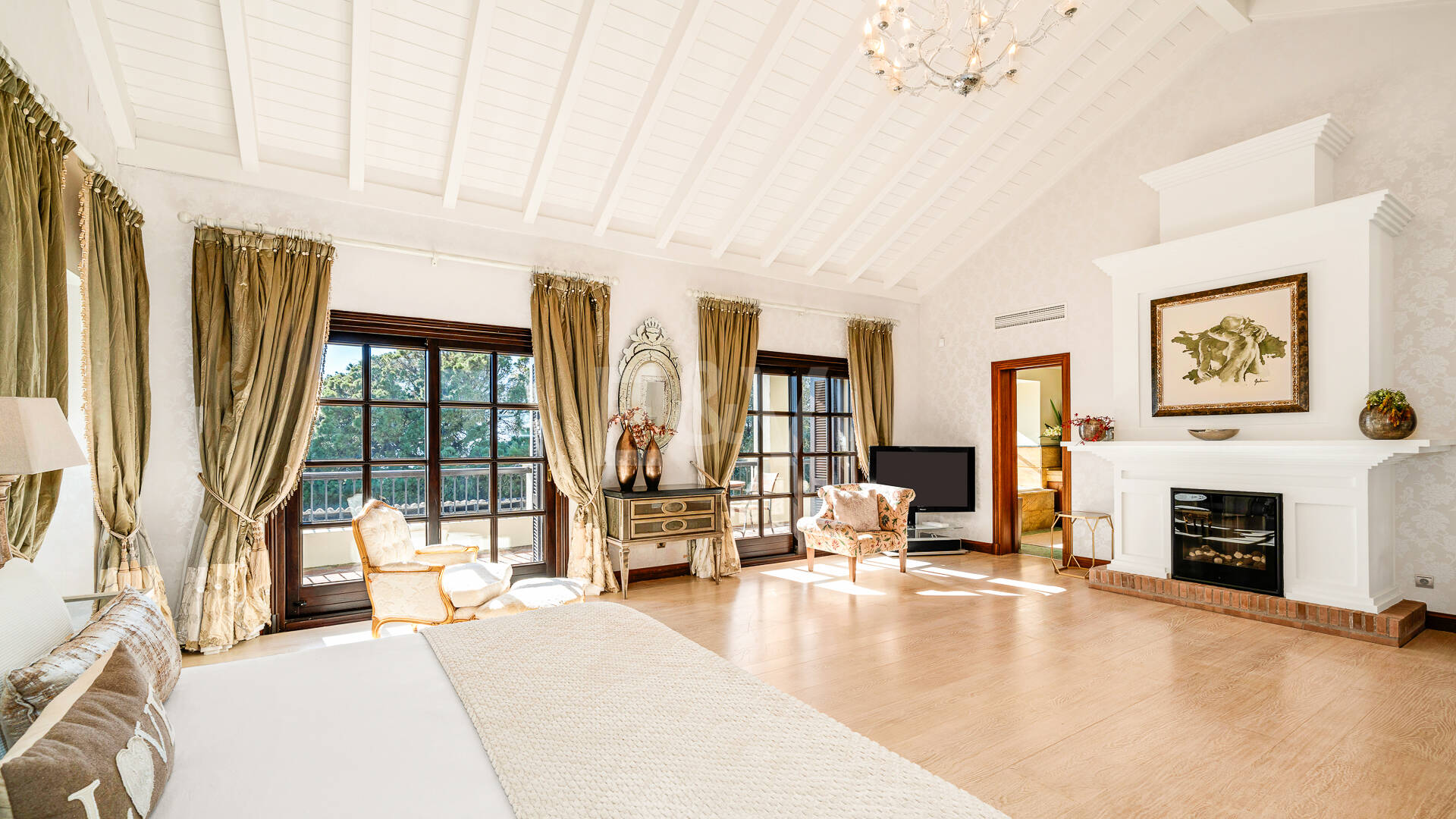 Elegante Familienvilla mit Meerblick und Panoramischem Solarium nahe Sierra Blanca