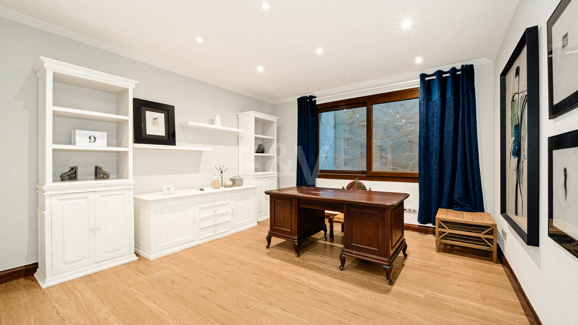 Elegante Familienvilla mit Meerblick und Panoramischem Solarium nahe Sierra Blanca