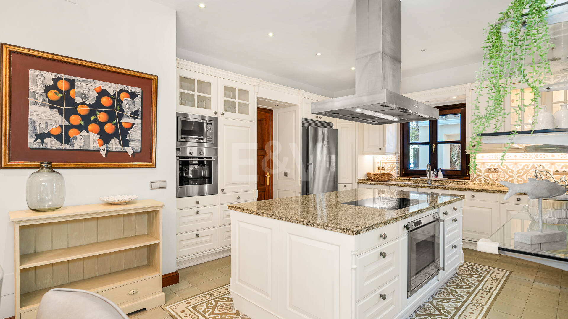 Elegante Familienvilla mit Meerblick und Panoramischem Solarium nahe Sierra Blanca