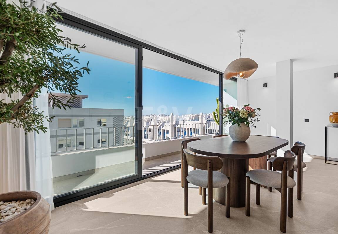 Skandinavisches Designer-Penthouse, urbanes Leben direkt am Meer