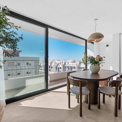 Skandinavisches Designer-Penthouse, urbanes Leben direkt am Meer