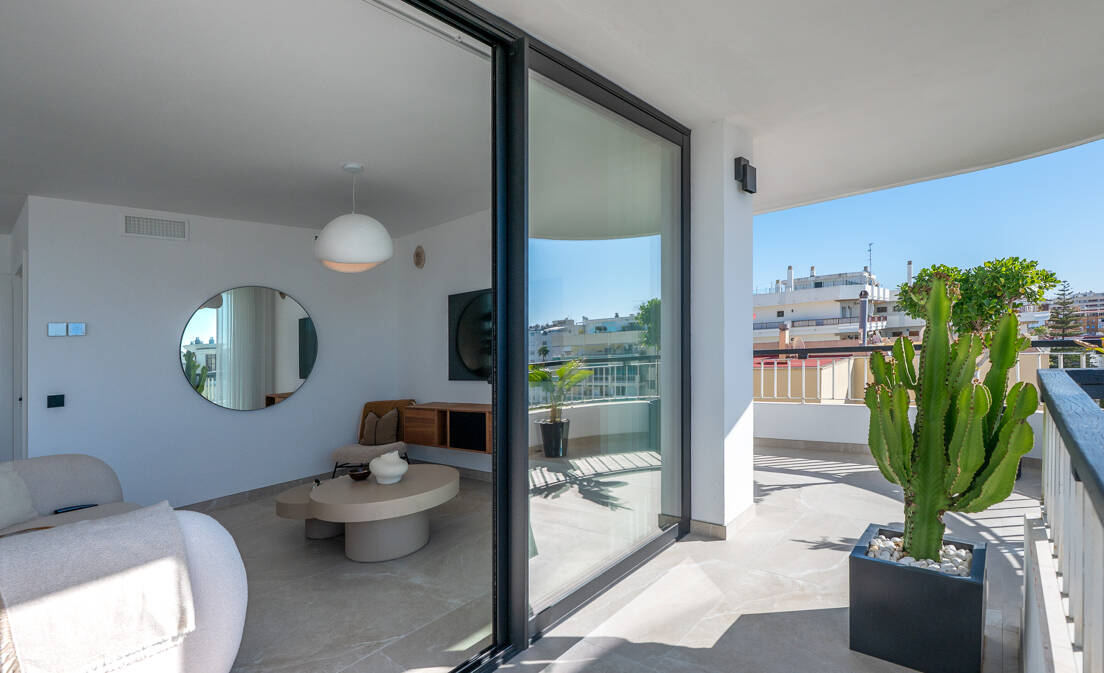 Südorientiertes Skandinavisches Penthouse Nur Wenige Schritte Vom Strand In Marbella Centro