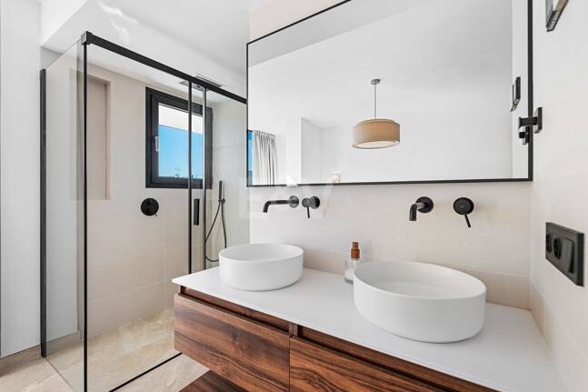 Skandinavisches Designer-Penthouse, urbanes Leben direkt am Meer