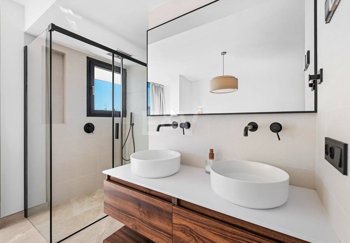 Skandinavisches Designer-Penthouse, urbanes Leben direkt am Meer