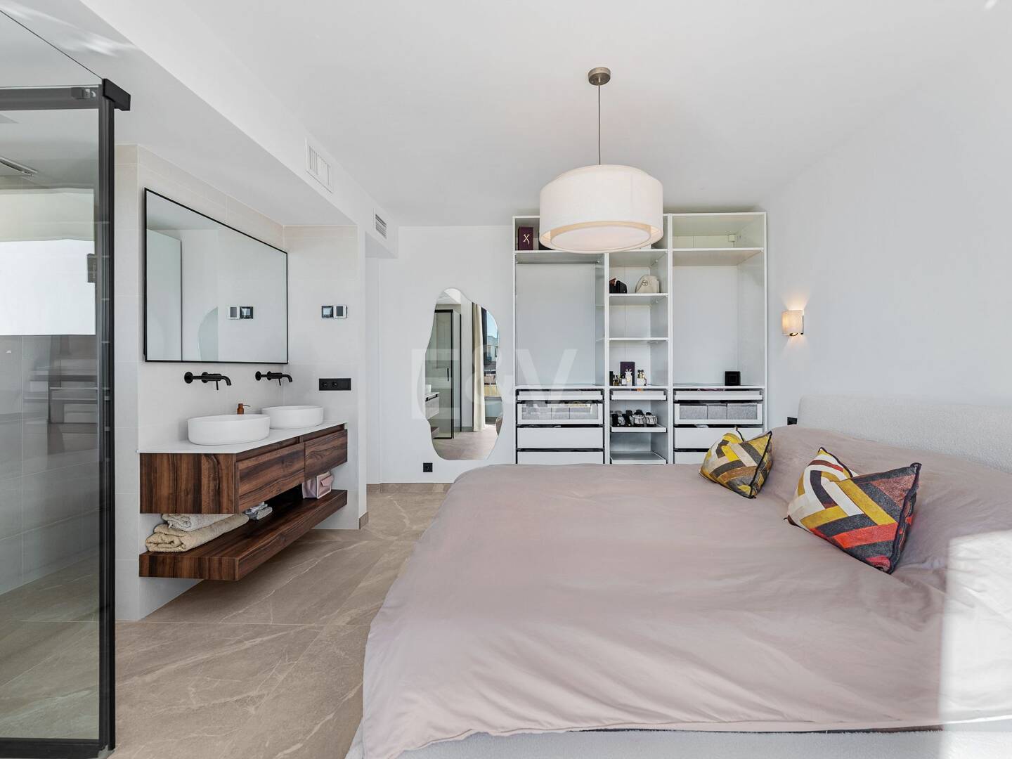 Skandinavisches Designer-Penthouse, urbanes Leben direkt am Meer