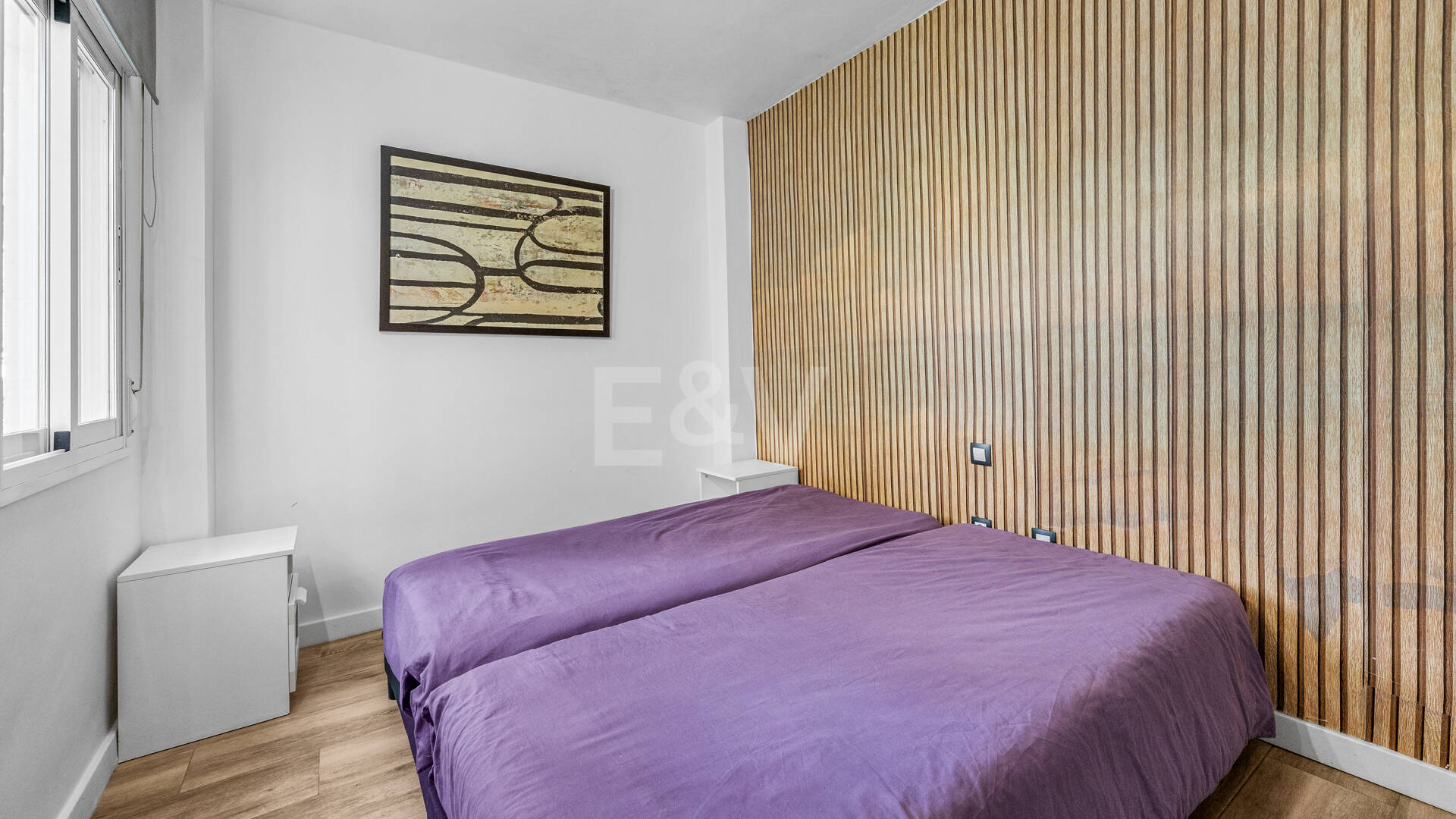 Apartamento con jardín en ubicación privilegiada en Nueva Andalucía con gran potencial de alquiler