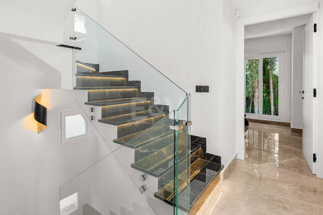 Maison de famille élégante conçue pour la vie moderne Costa del Sol