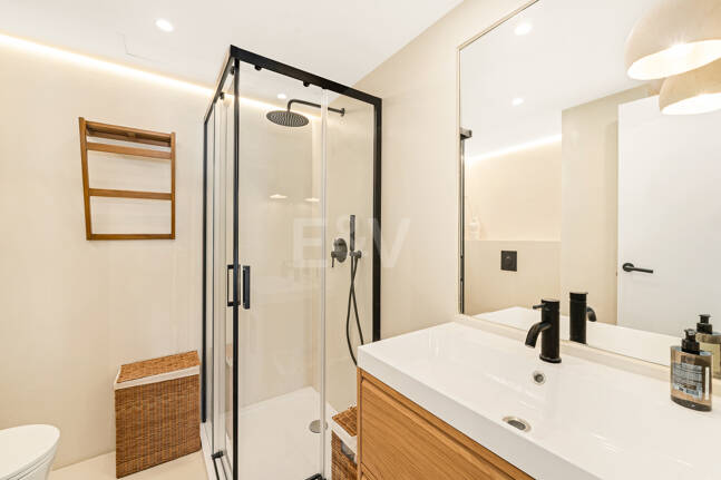 Stunning Duplex Penthouse with Huge Terrace and Open Views