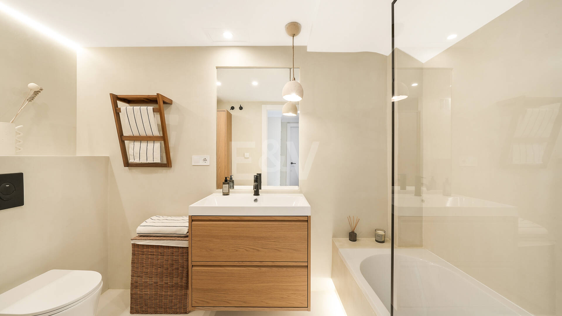 Stunning Duplex Penthouse with Huge Terrace and Open Views