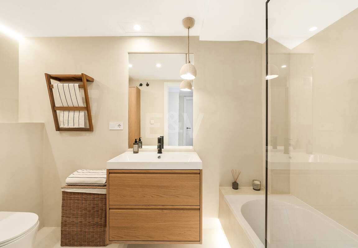 Stunning Duplex Penthouse with Huge Terrace and Open Views