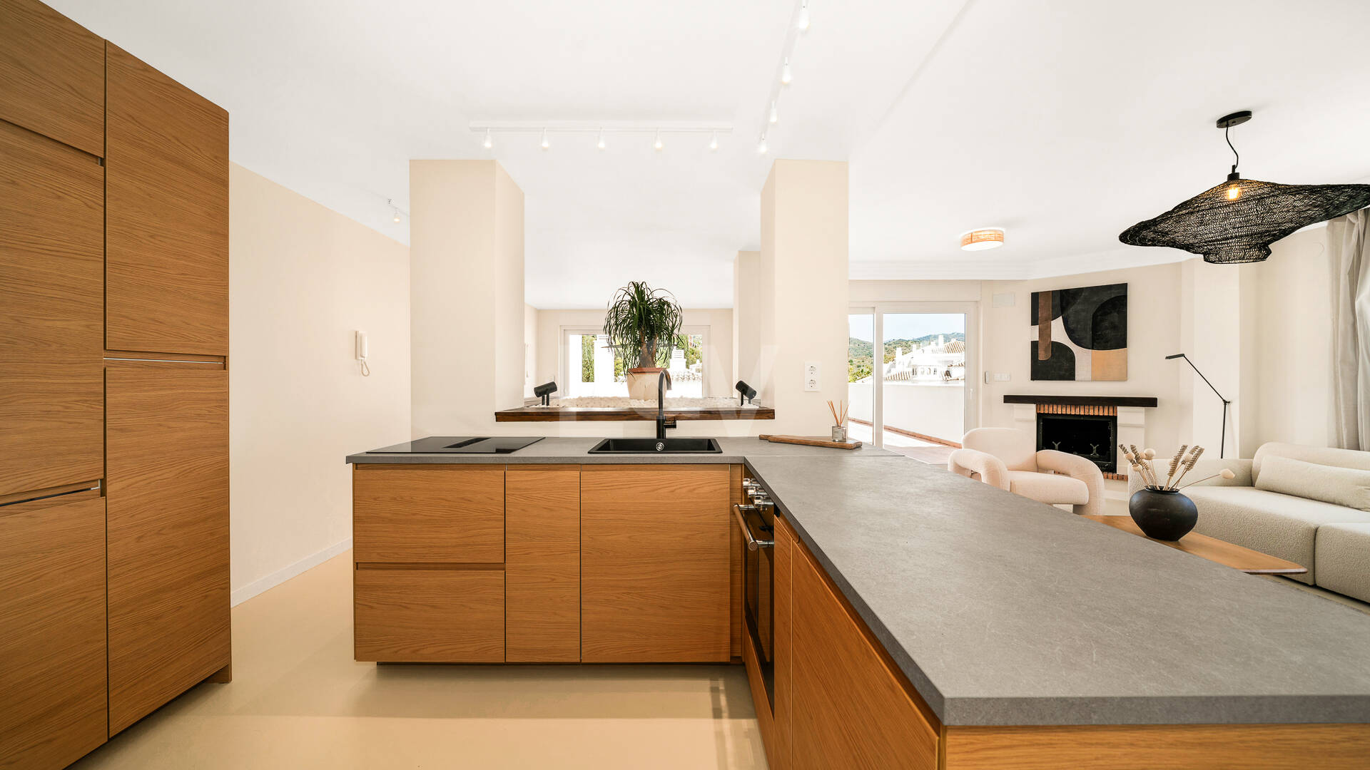 Stunning Duplex Penthouse with Huge Terrace and Open Views