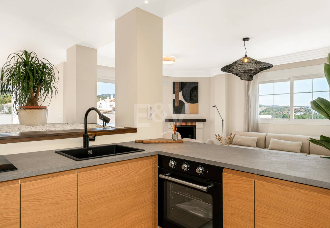 Stunning Duplex Penthouse with Huge Terrace and Open Views