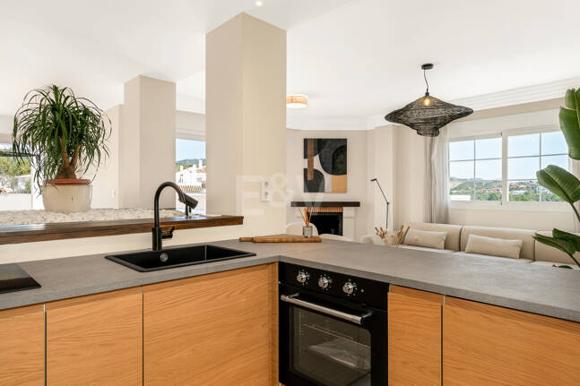 Stunning Duplex Penthouse with Huge Terrace and Open Views