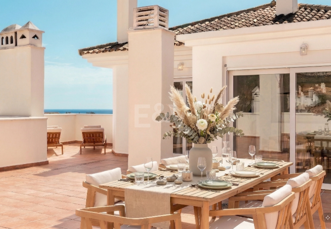 Stunning Duplex Penthouse with Huge Terrace and Open Views