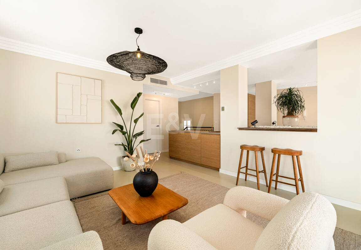 Stunning Duplex Penthouse with Huge Terrace and Open Views