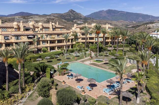 Appartement au rez-de-chaussée dans une communauté de prestige avec jardin privé et terrasse