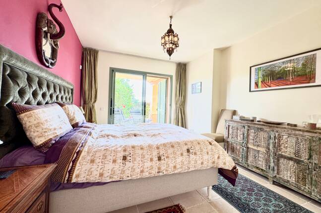 Appartement au rez-de-chaussée dans une communauté de prestige avec jardin privé et terrasse