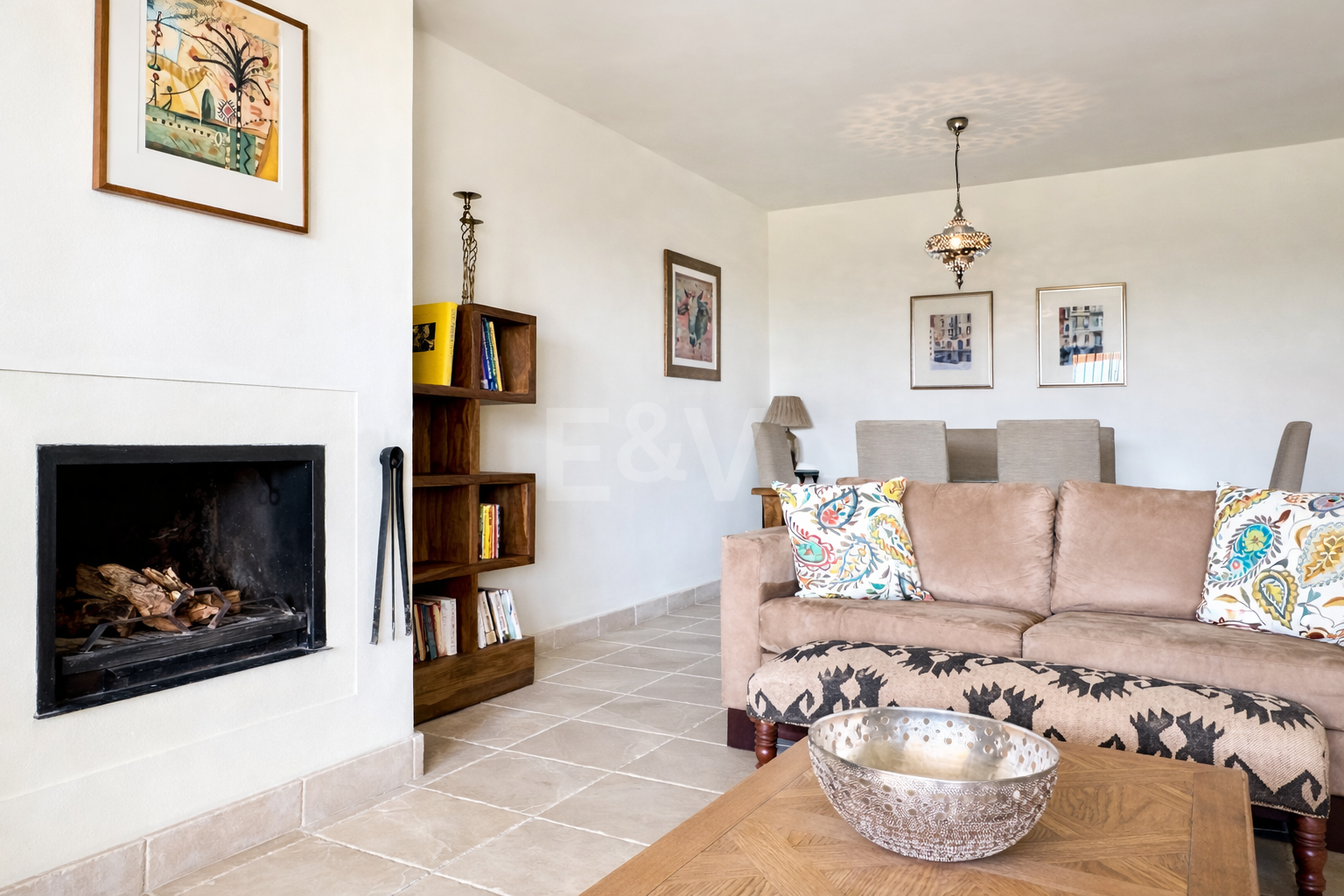 Apartamento en planta baja en prestigiosa urbanización cerrada con jardín privado y terraza