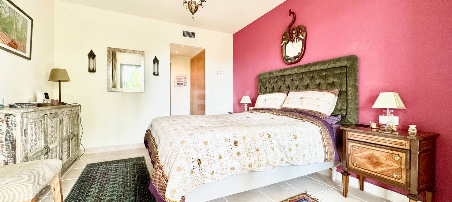 Ground-Floor Apartment in Prestigious Gated Community with Private Garden and Terrace