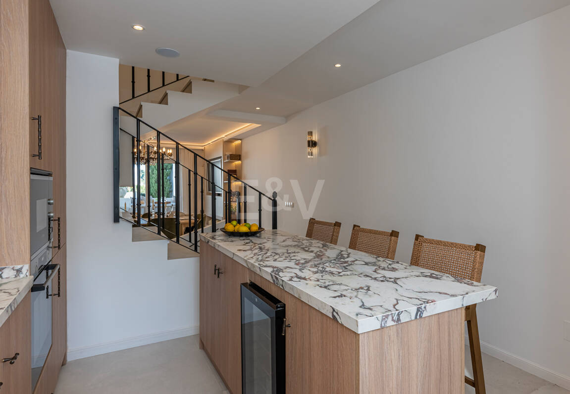 Moderna Casa Adosada de Lujo Junto a Aloha Golf