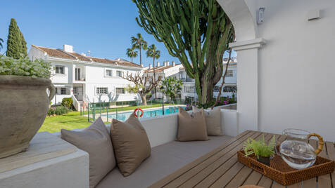 Modern Luxury Townhouse Next to Aloha Golf