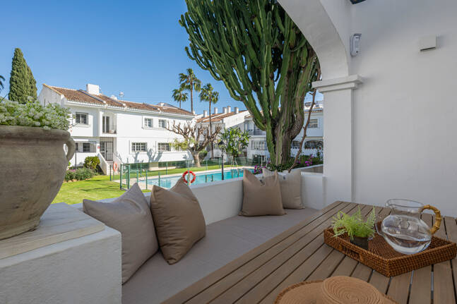 Moderna Casa Adosada de Lujo Junto a Aloha Golf