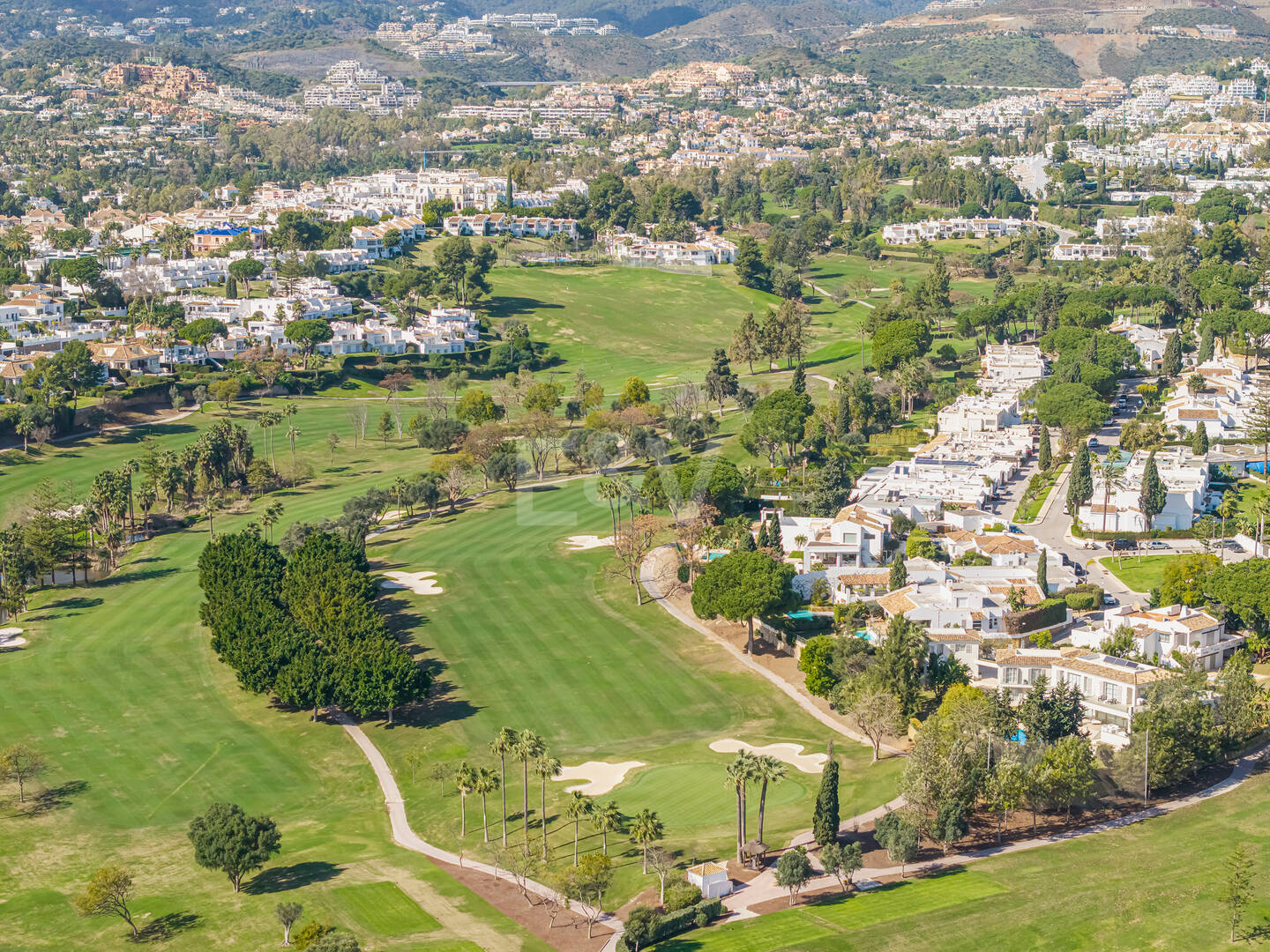 Moderna Casa Adosada de Lujo Junto a Aloha Golf