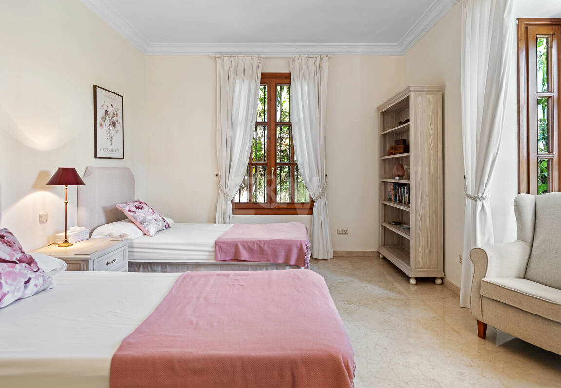 Villa à vendre en Los Arqueros, Benahavis