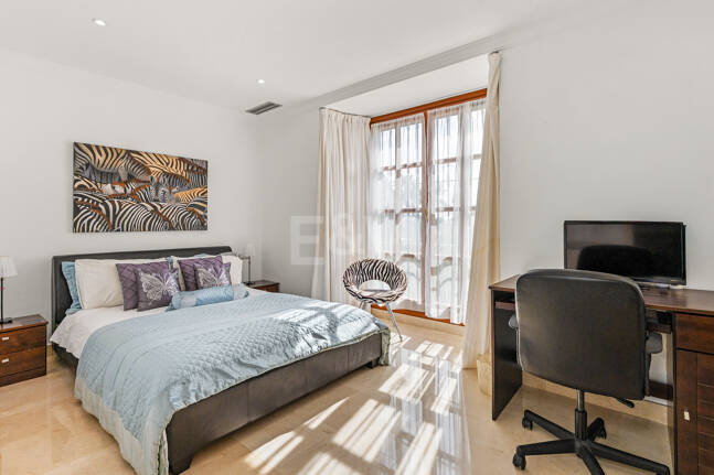 Villa à vendre en Los Arqueros, Benahavis