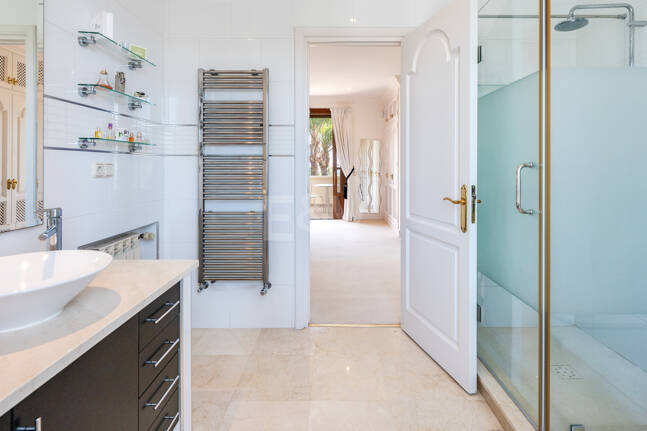 Villa à vendre en Los Arqueros, Benahavis