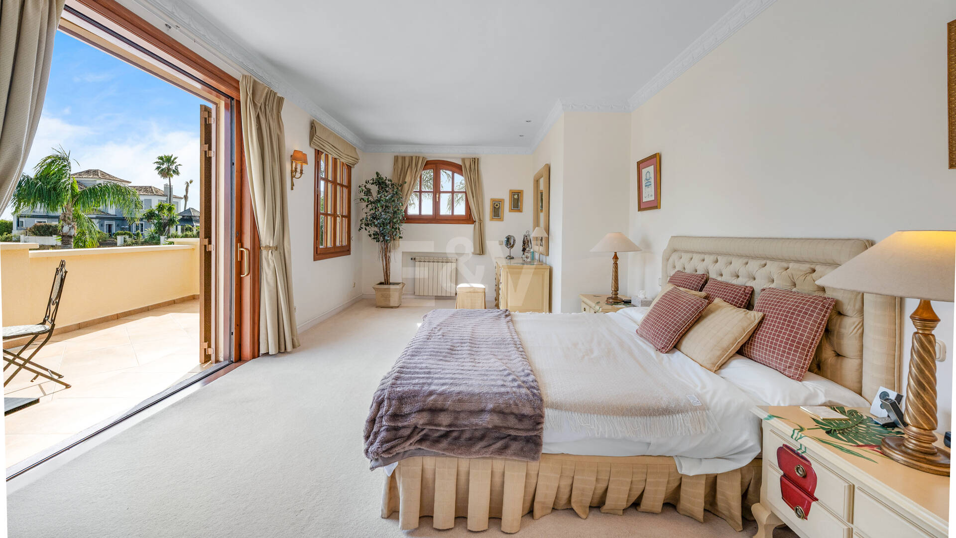 Authentic Andalusian-Style Villa with Private Heated Pool