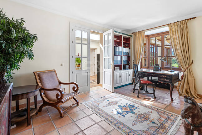 Villa à vendre en Los Arqueros, Benahavis