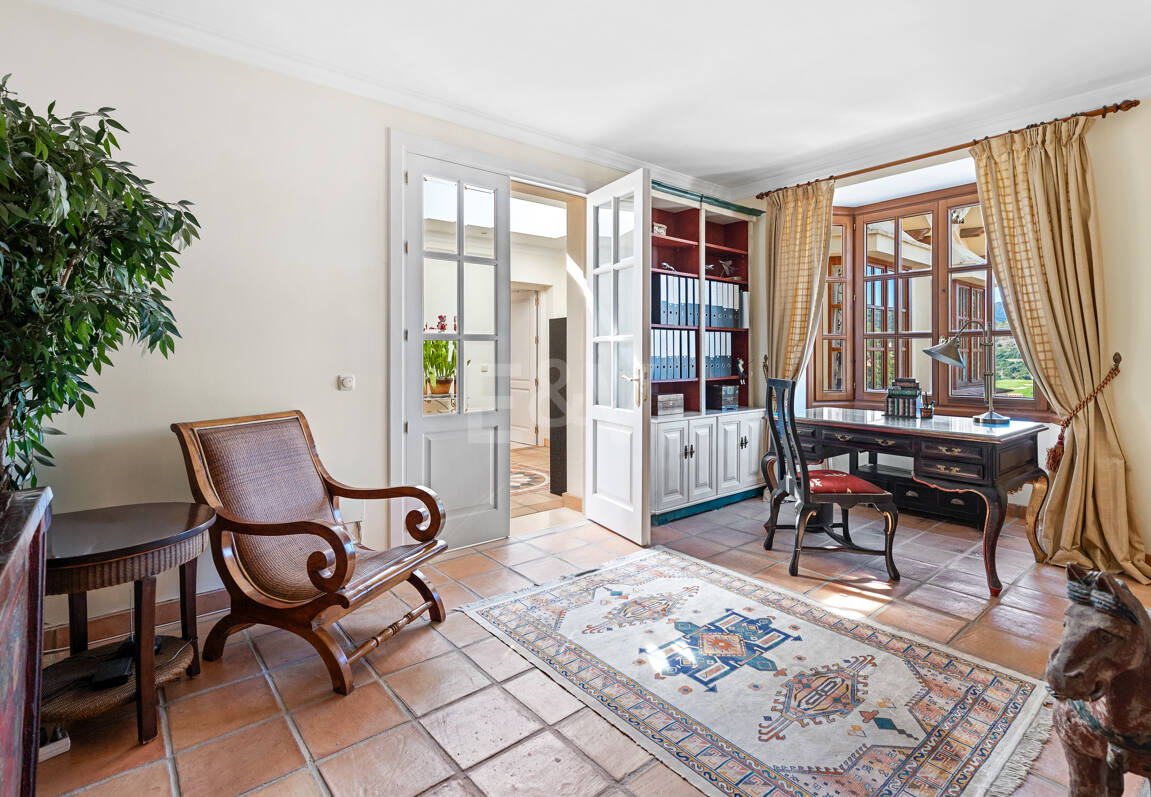 Villa à vendre en Los Arqueros, Benahavis