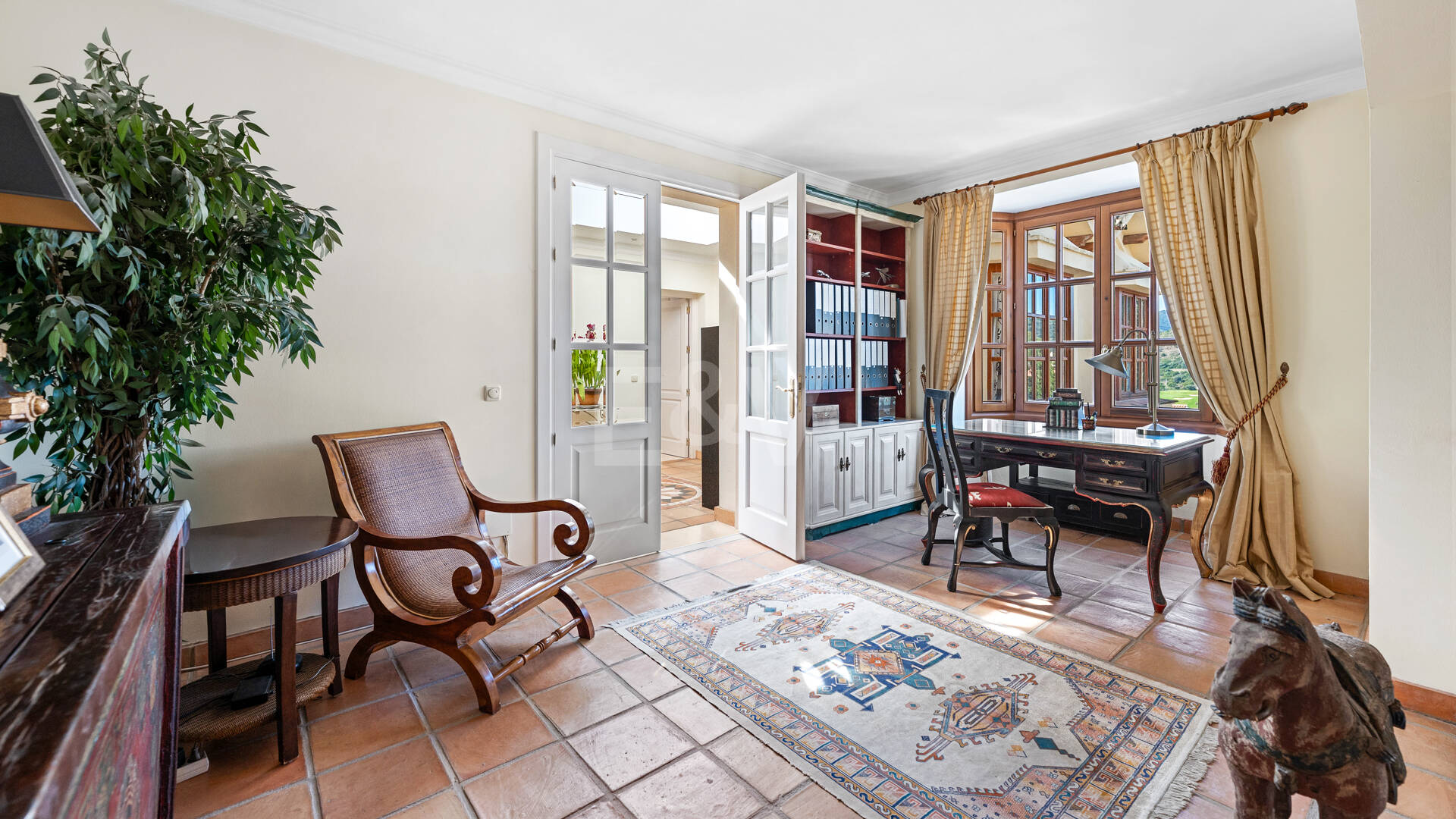 Villa à vendre en Los Arqueros, Benahavis