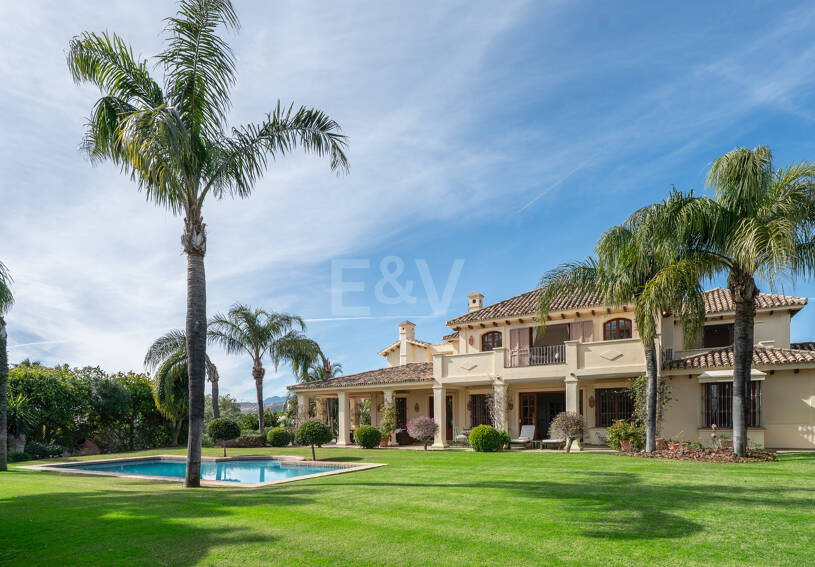 Villa à vendre en Los Arqueros, Benahavis