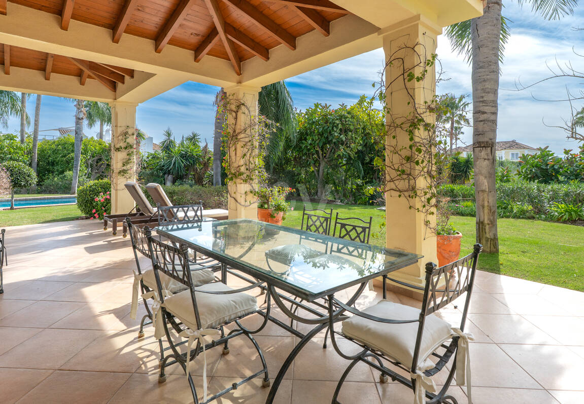 Villa à vendre en Los Arqueros, Benahavis