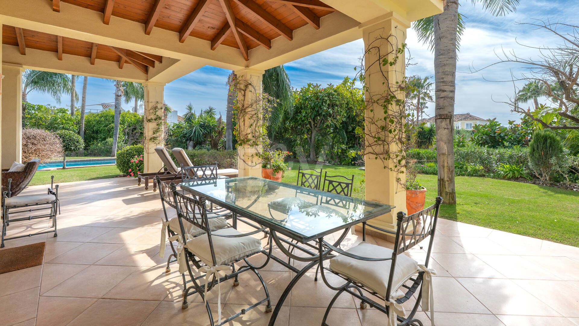 Villa à vendre en Los Arqueros, Benahavis