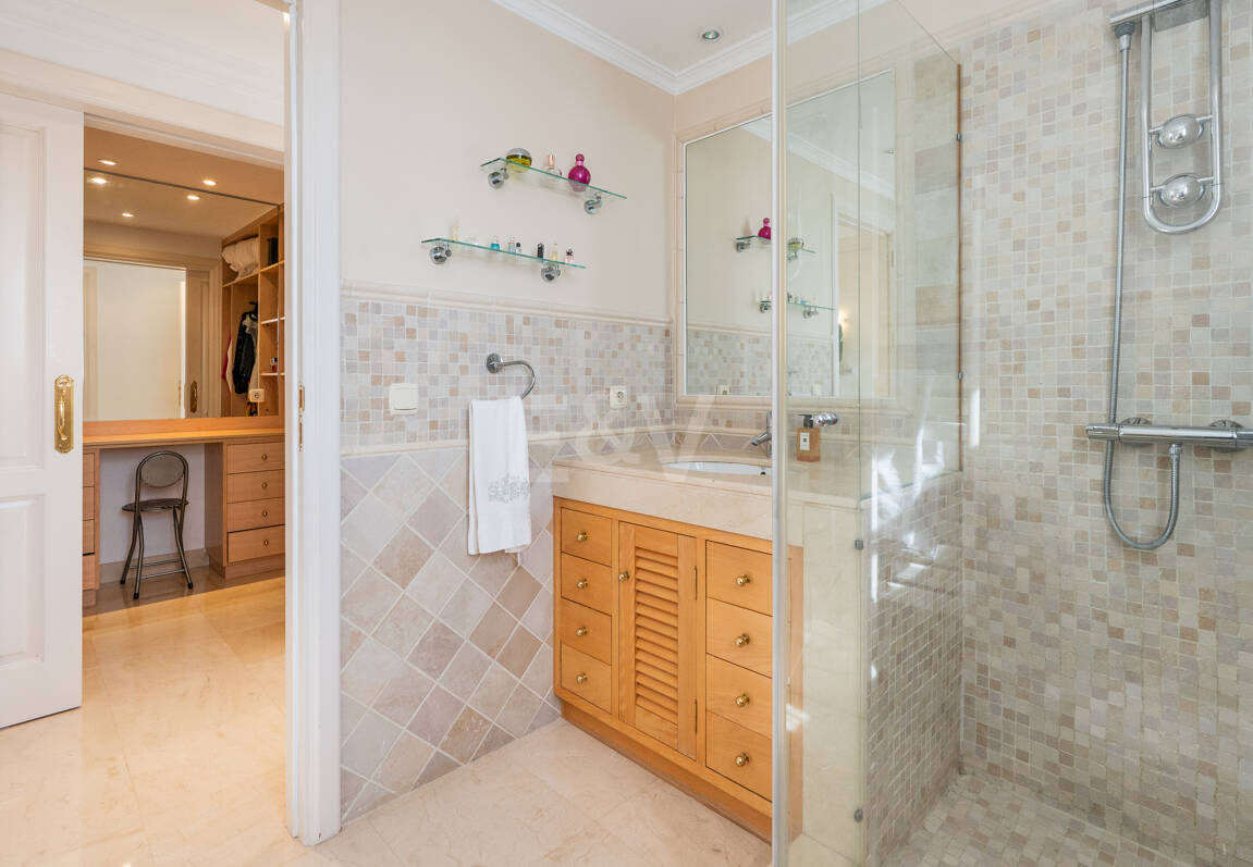 Villa à vendre en Los Arqueros, Benahavis