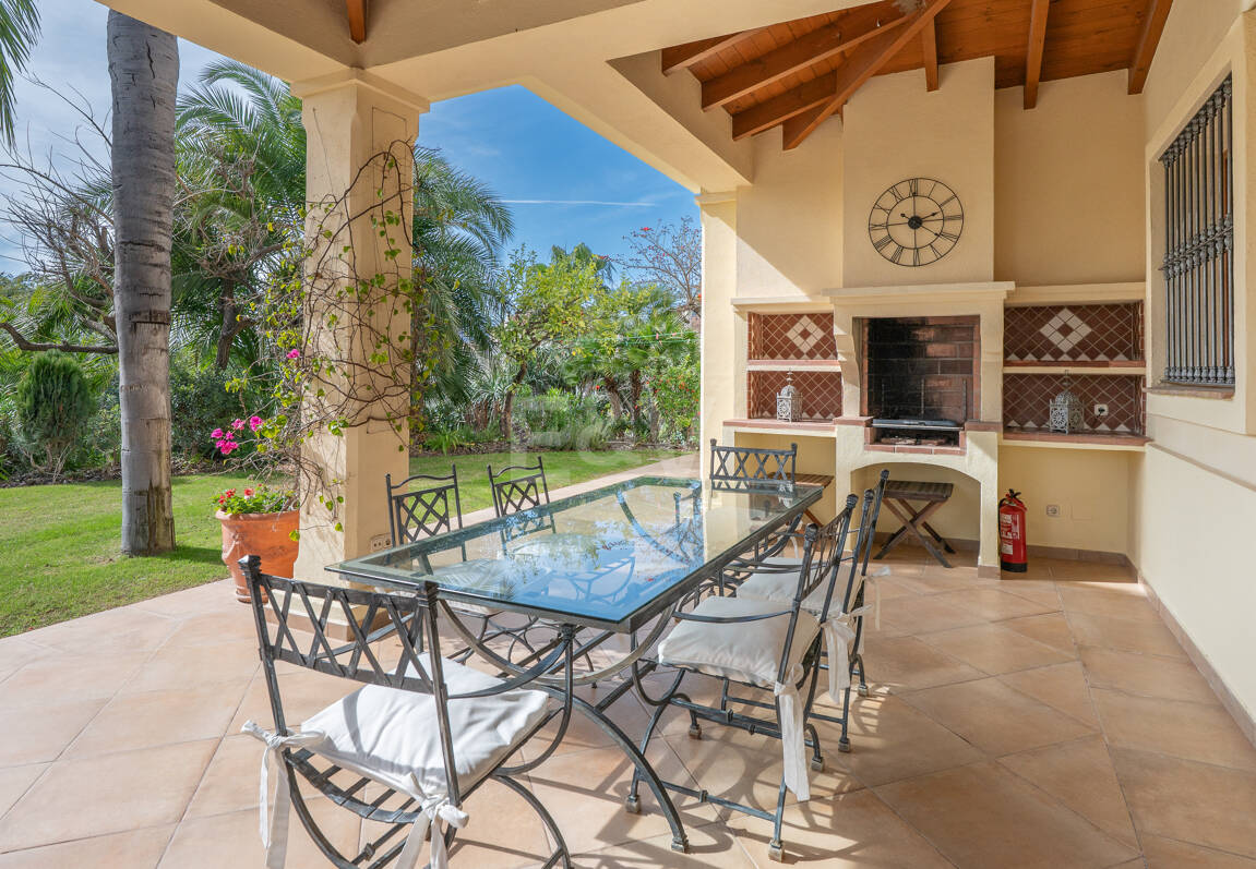 Villa à vendre en Los Arqueros, Benahavis